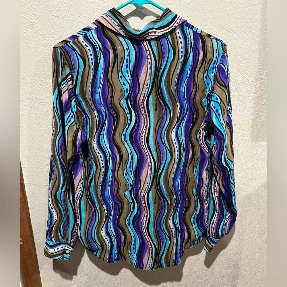 Vibrant Wave Pattern Women's Button Down Shirt 100% Silk Funky Fun EUC Size S - Picture 4 of 4
